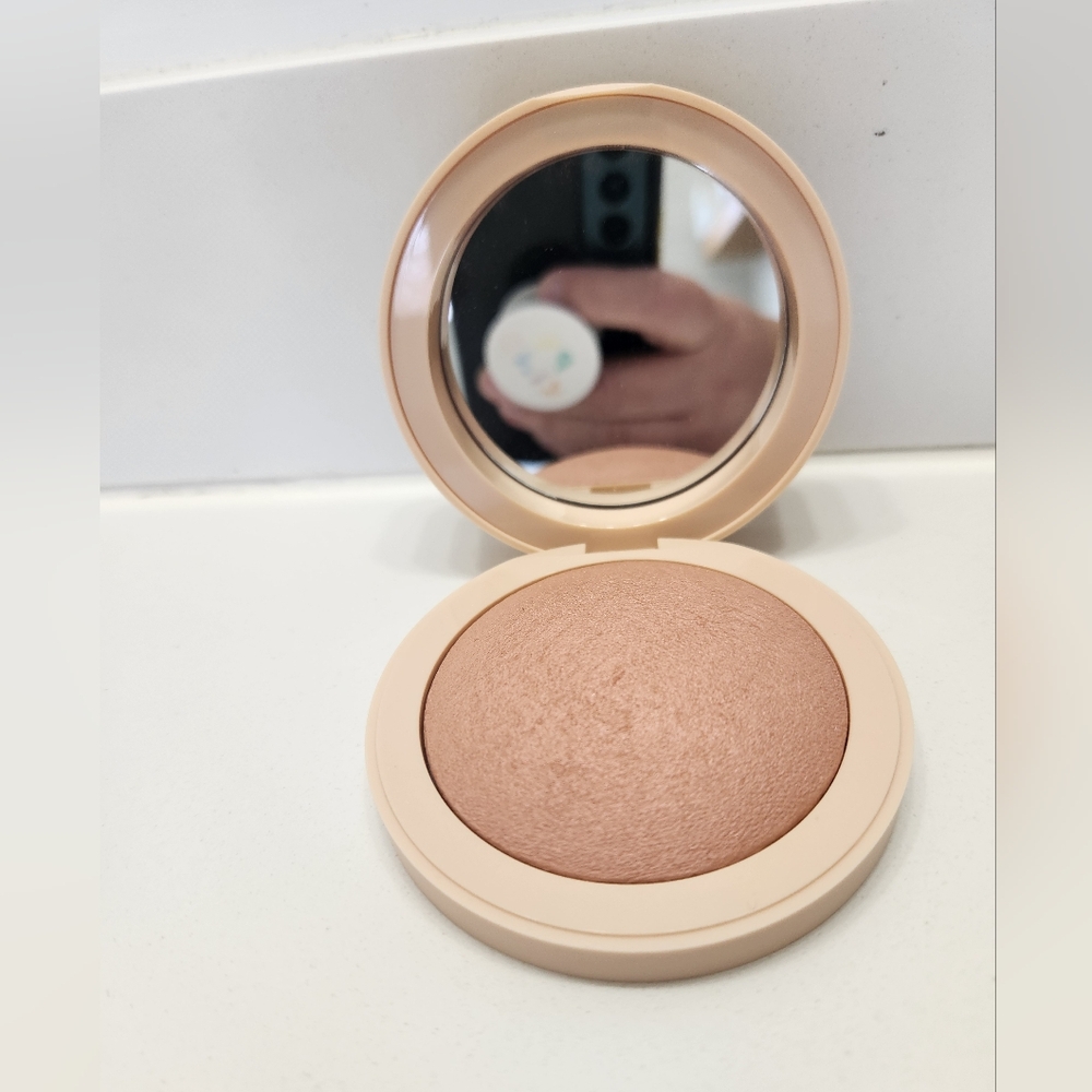 Heavenly Glow Radiant Veil Blush Baked  Compact